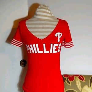 🤩 3/$20 Phillies Shirt size small